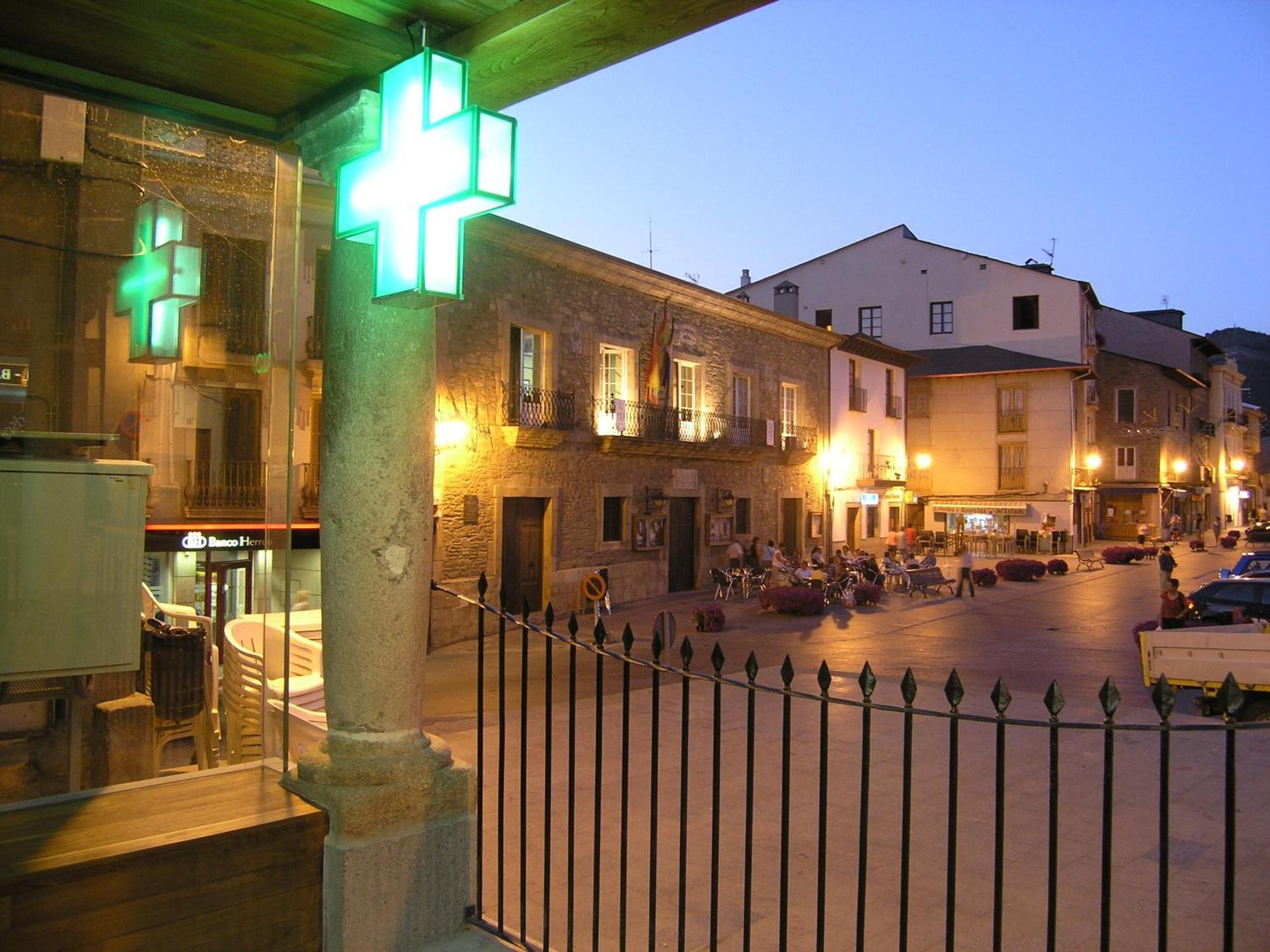 Plaza Mayor Villafranca Del Bierzo Luaran gambar